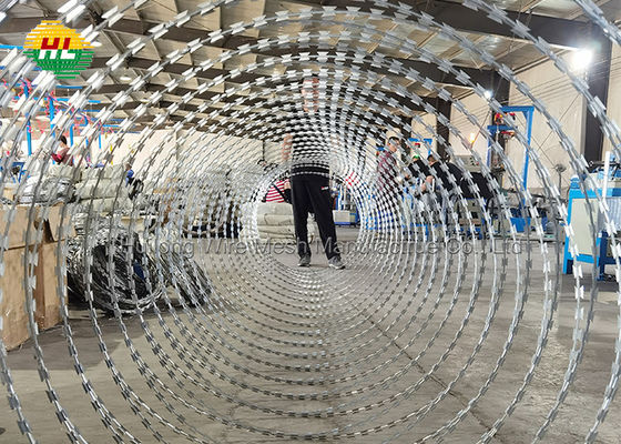 Безопасность сада провода сада бритвы ограждая, закрепленный провод бритвы концертины гальванизировала сталь 300MM